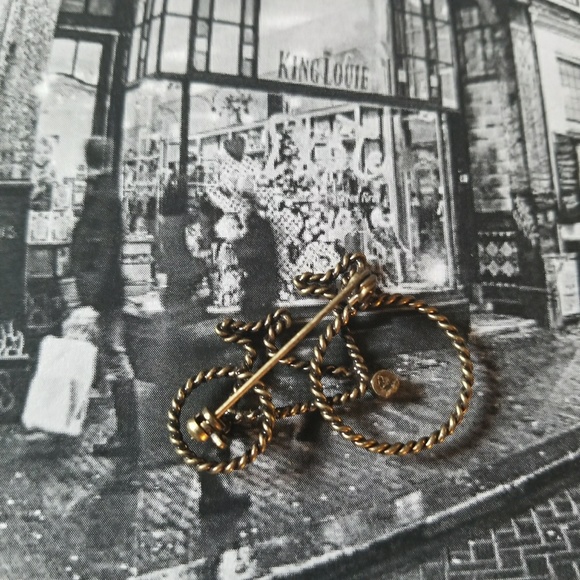 Unique VTG Bike Brooch - Picture 4 of 4
